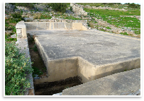 Θορικός: Το αρχαίο θέατρο, αναστηλωμένο αρχαίο πλυντήριο, 